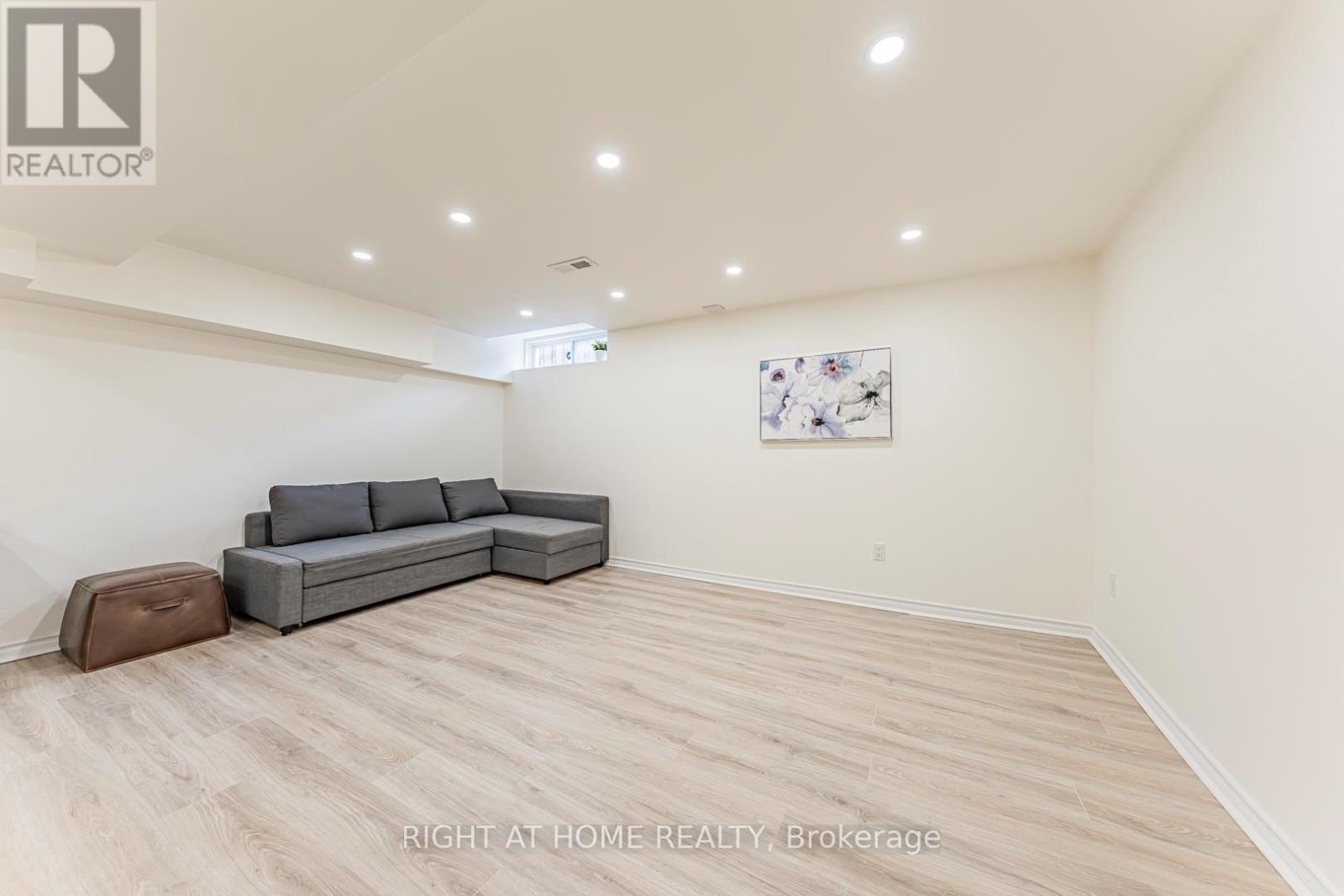 1133 HICKORY HOLLOW GLEN - 31