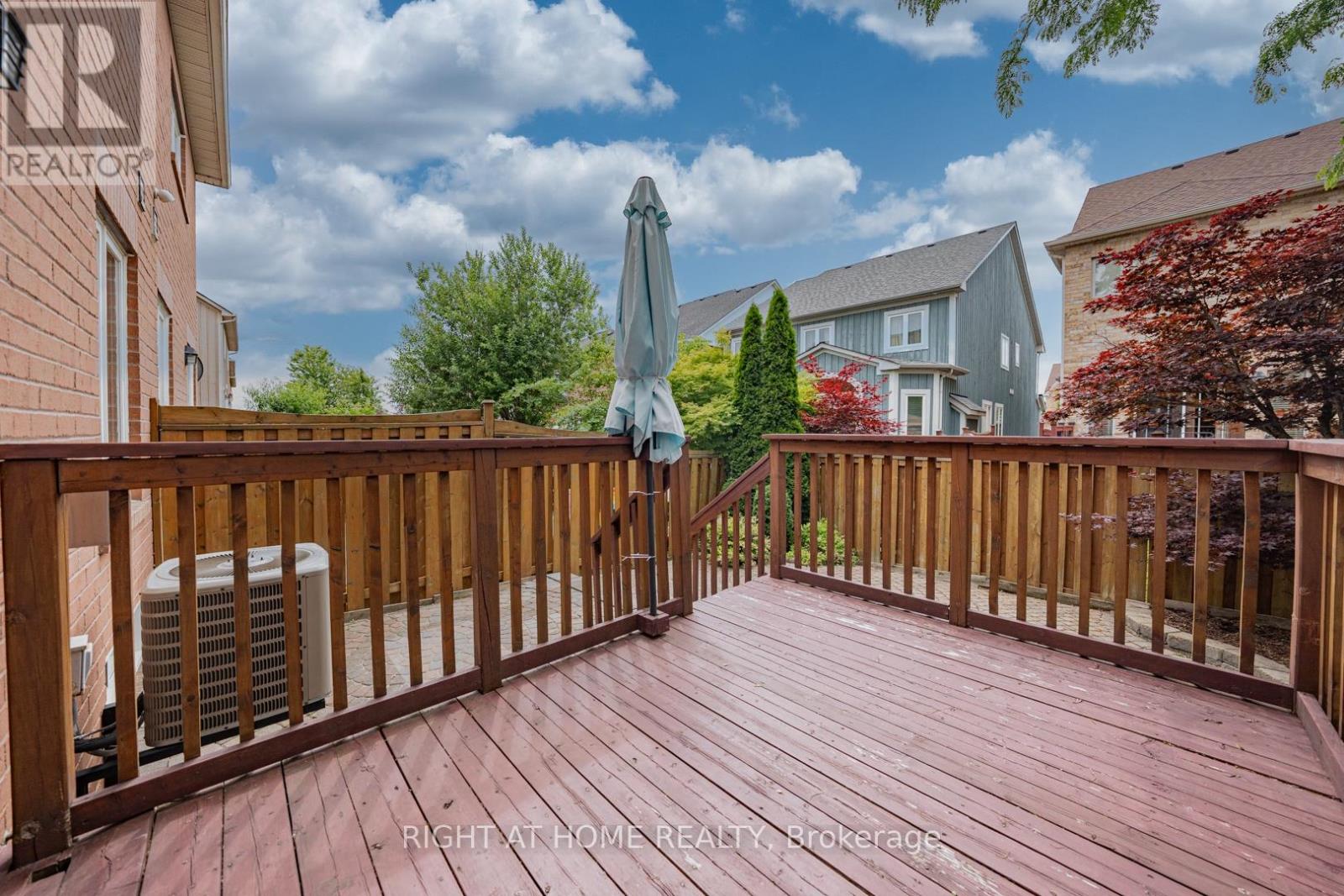 1133 HICKORY HOLLOW GLEN - 32
