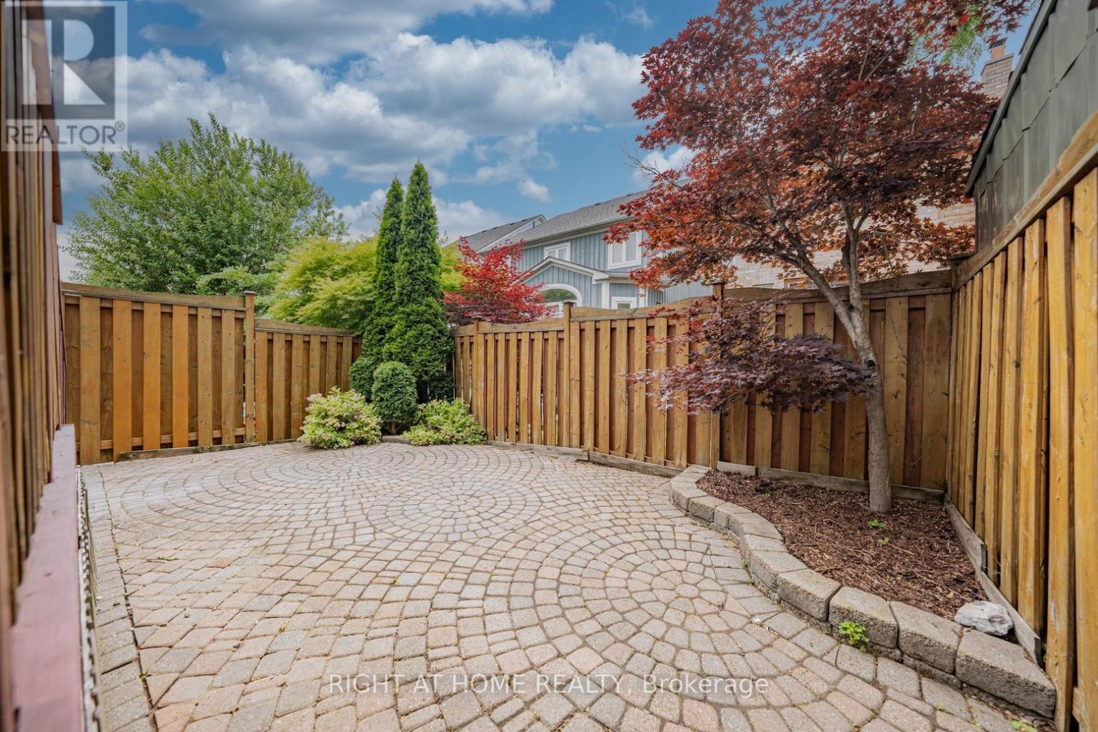 1133 HICKORY HOLLOW GLEN - 34