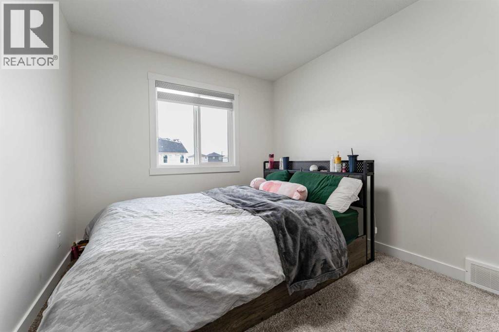 3222 CHINOOK WINDS Drive SW - 23