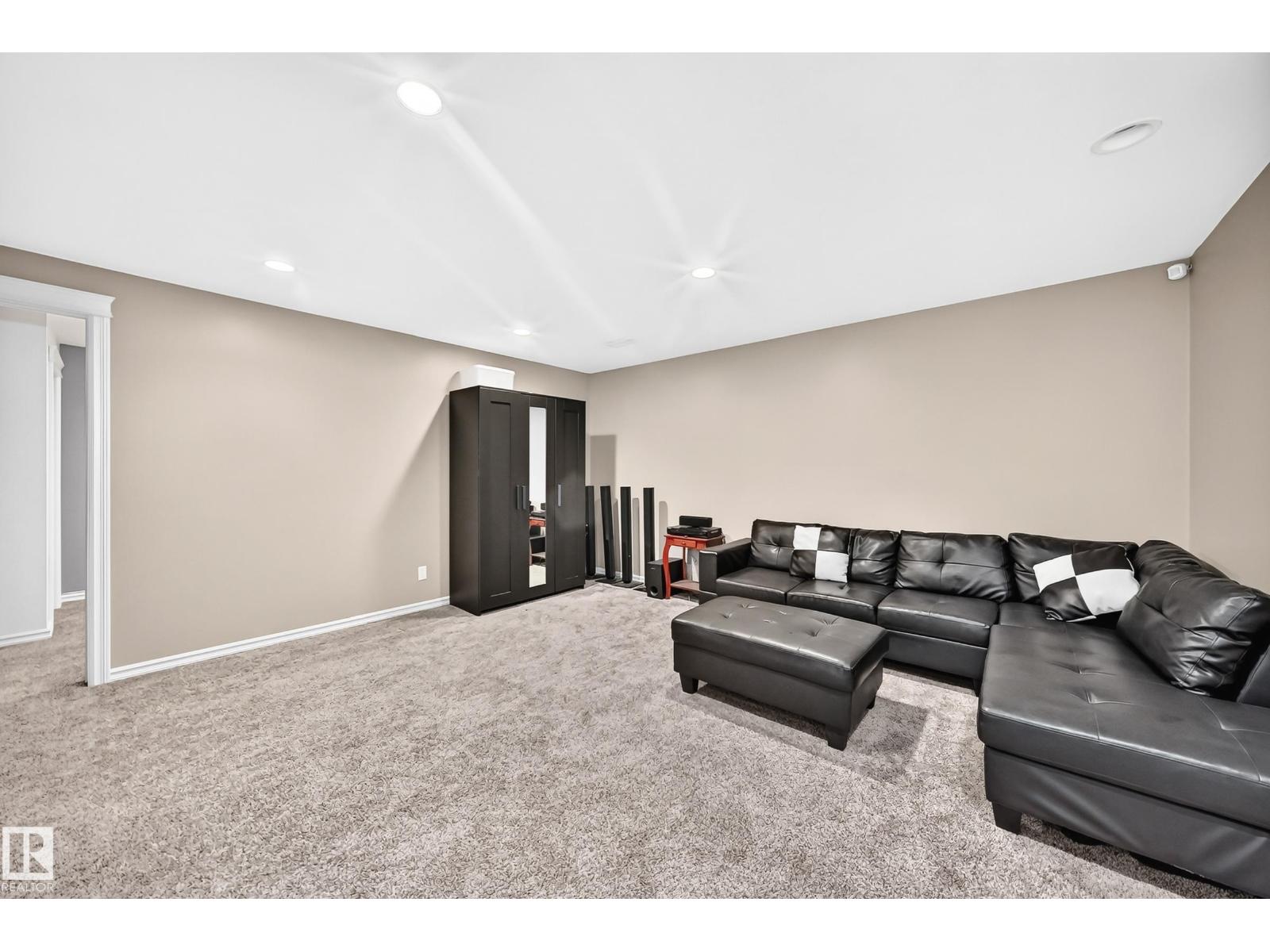 3224 26 ST NW — photo 54