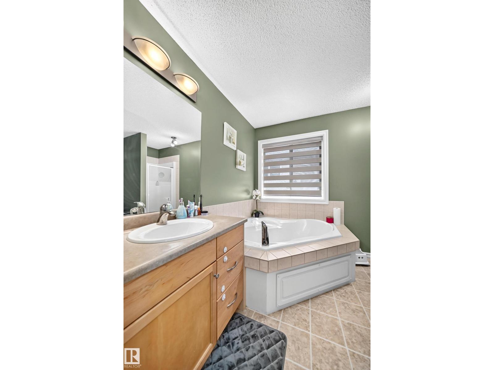 3224 26 ST NW — photo 34