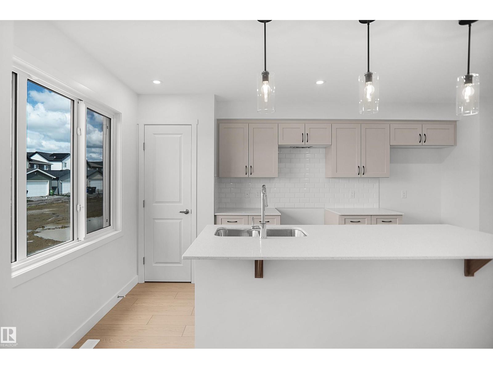 22529 83A AV NW - 11