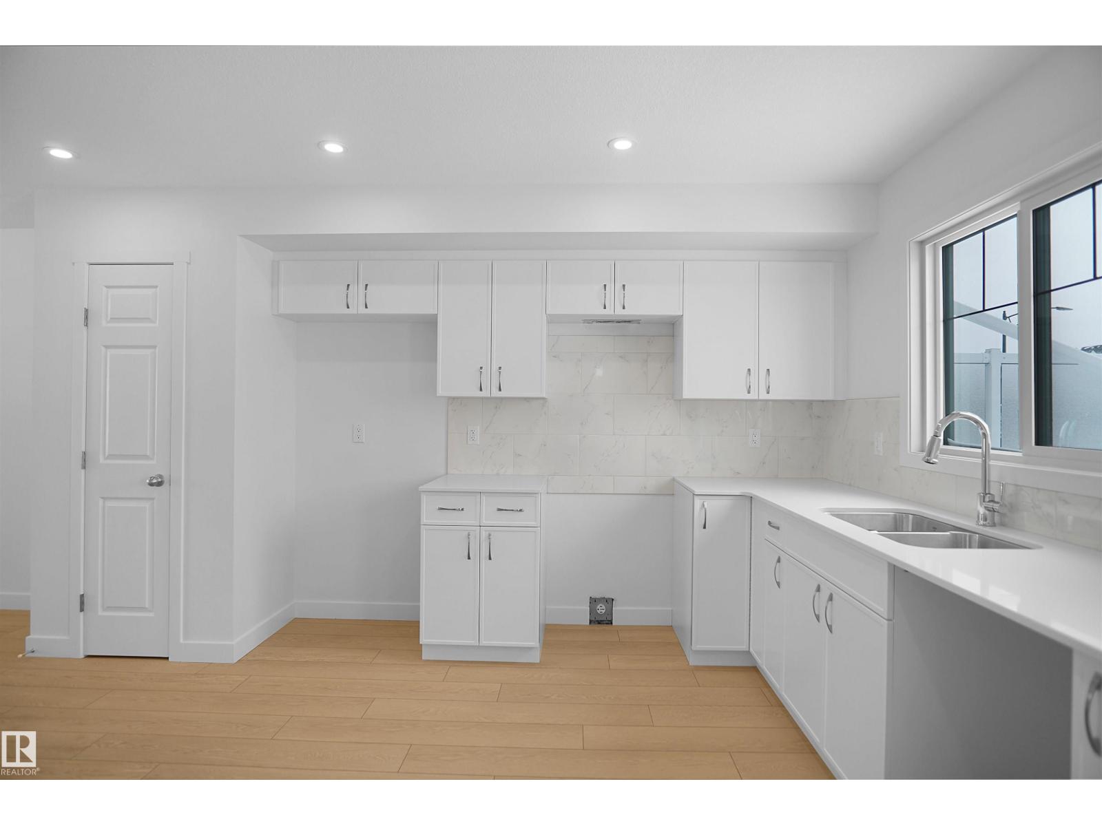 21034 24 AV NW - 15