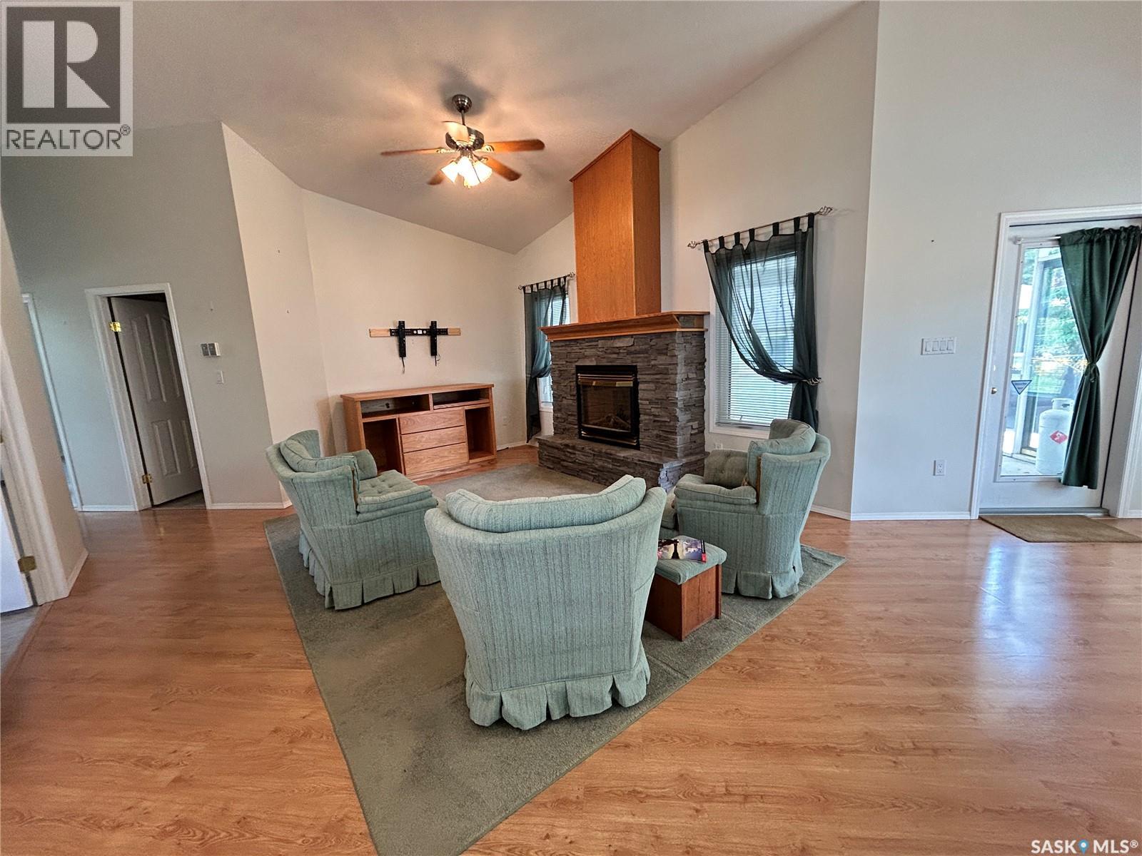 3 Falcon PLACE - 13