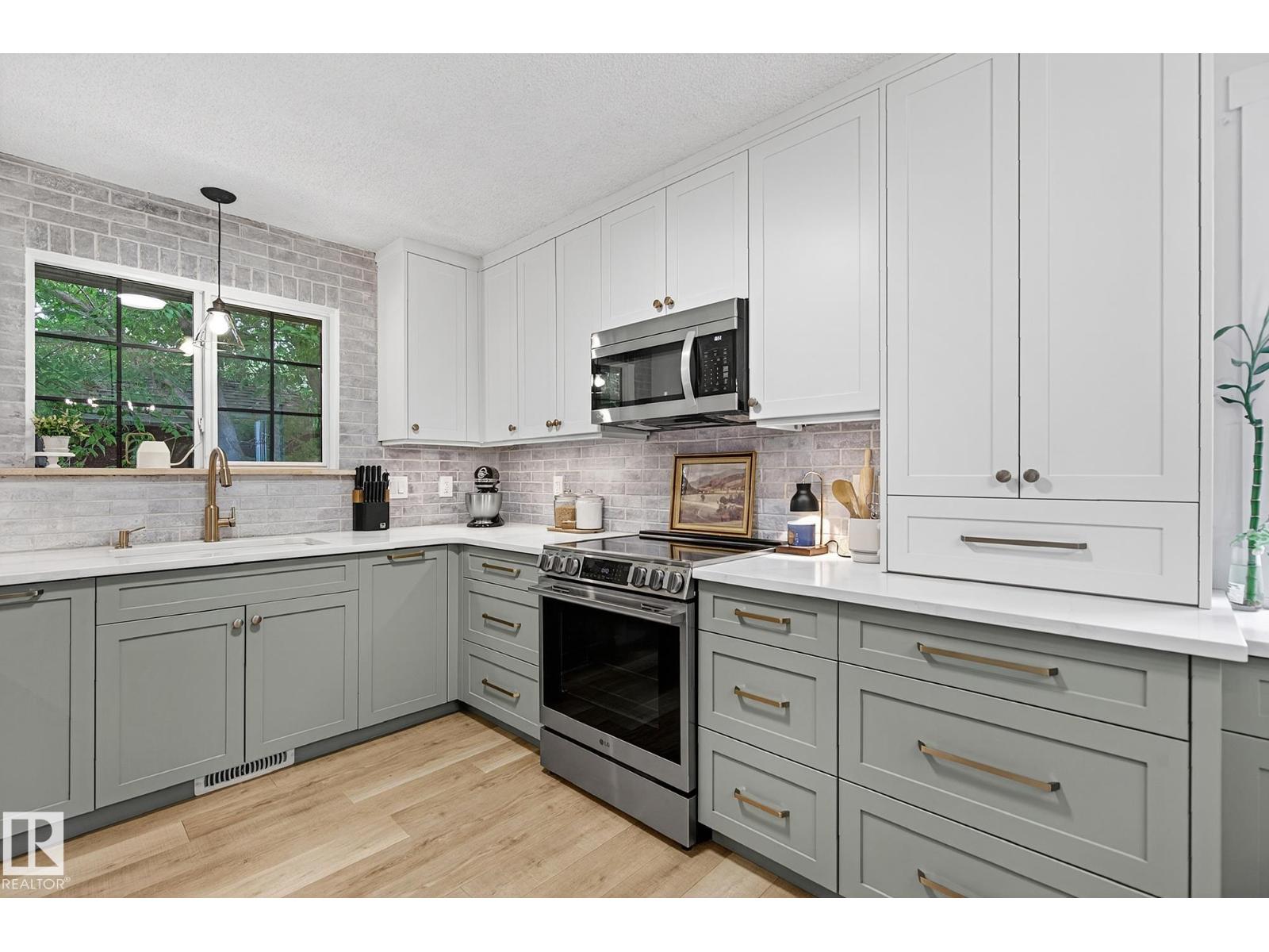9 MILLGROVE DR — photo 17