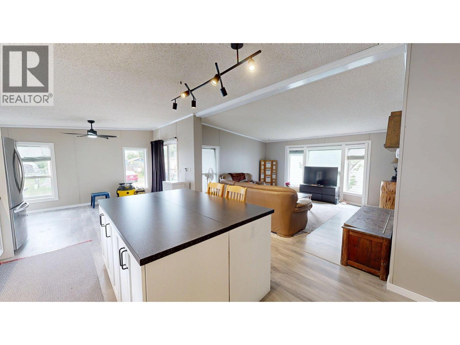 #51 1040 9TH Avenue - 3