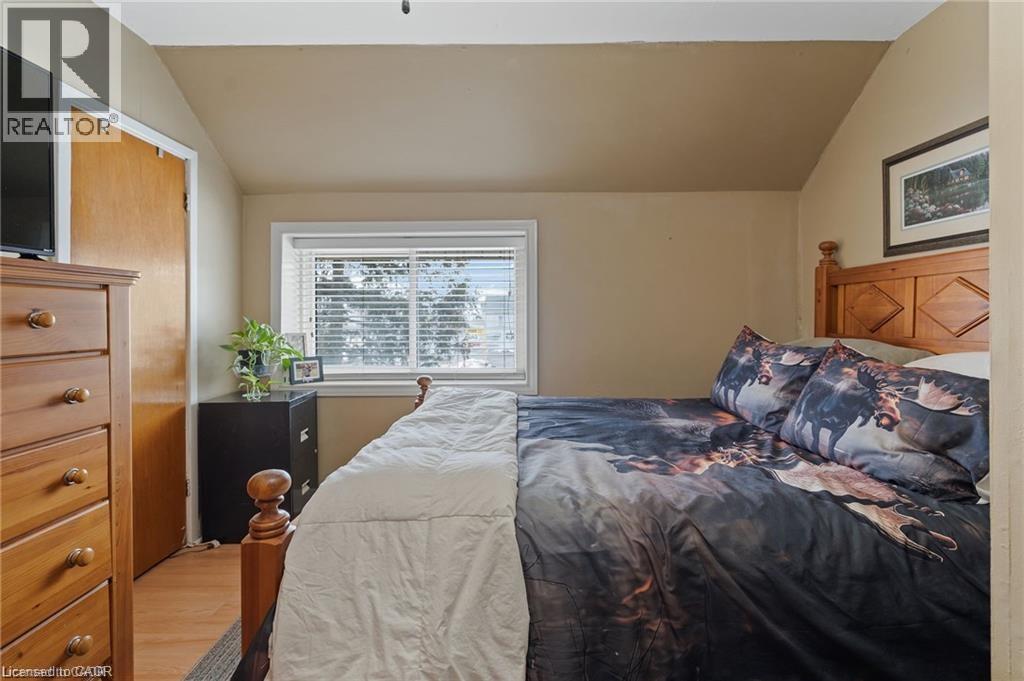 2 MILL Street E - 37