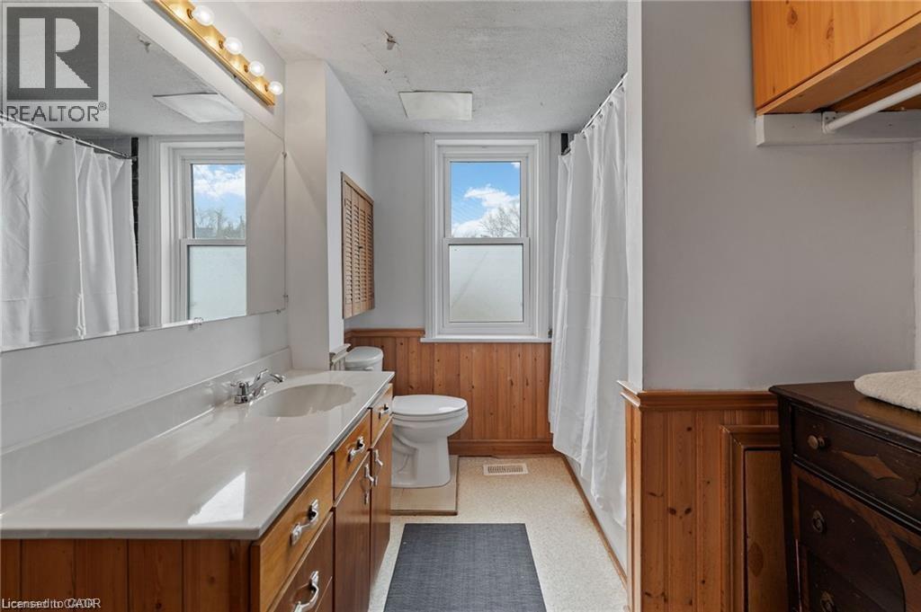 2 MILL Street E - 17