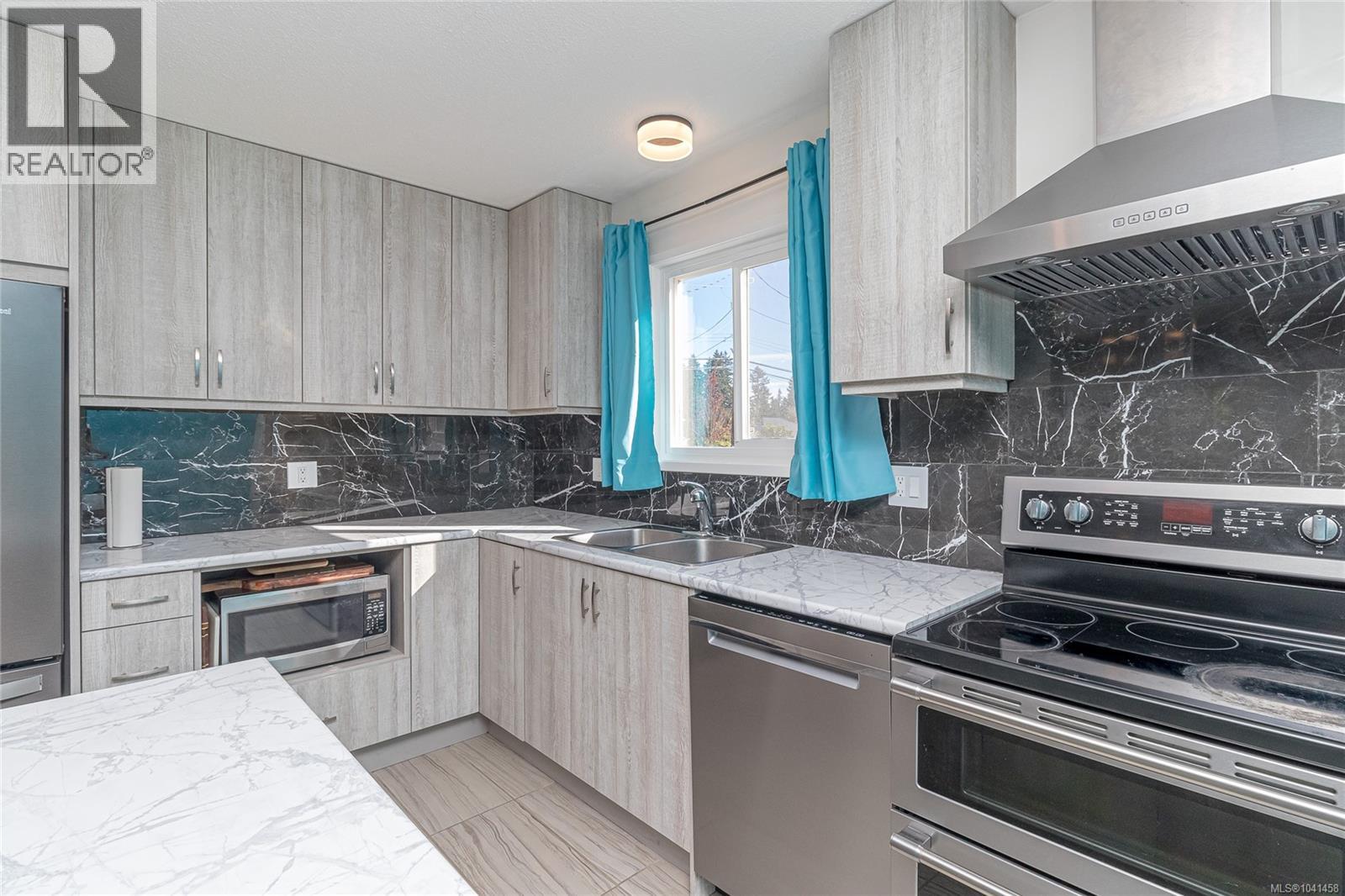 9384 Chemainus Rd - 20