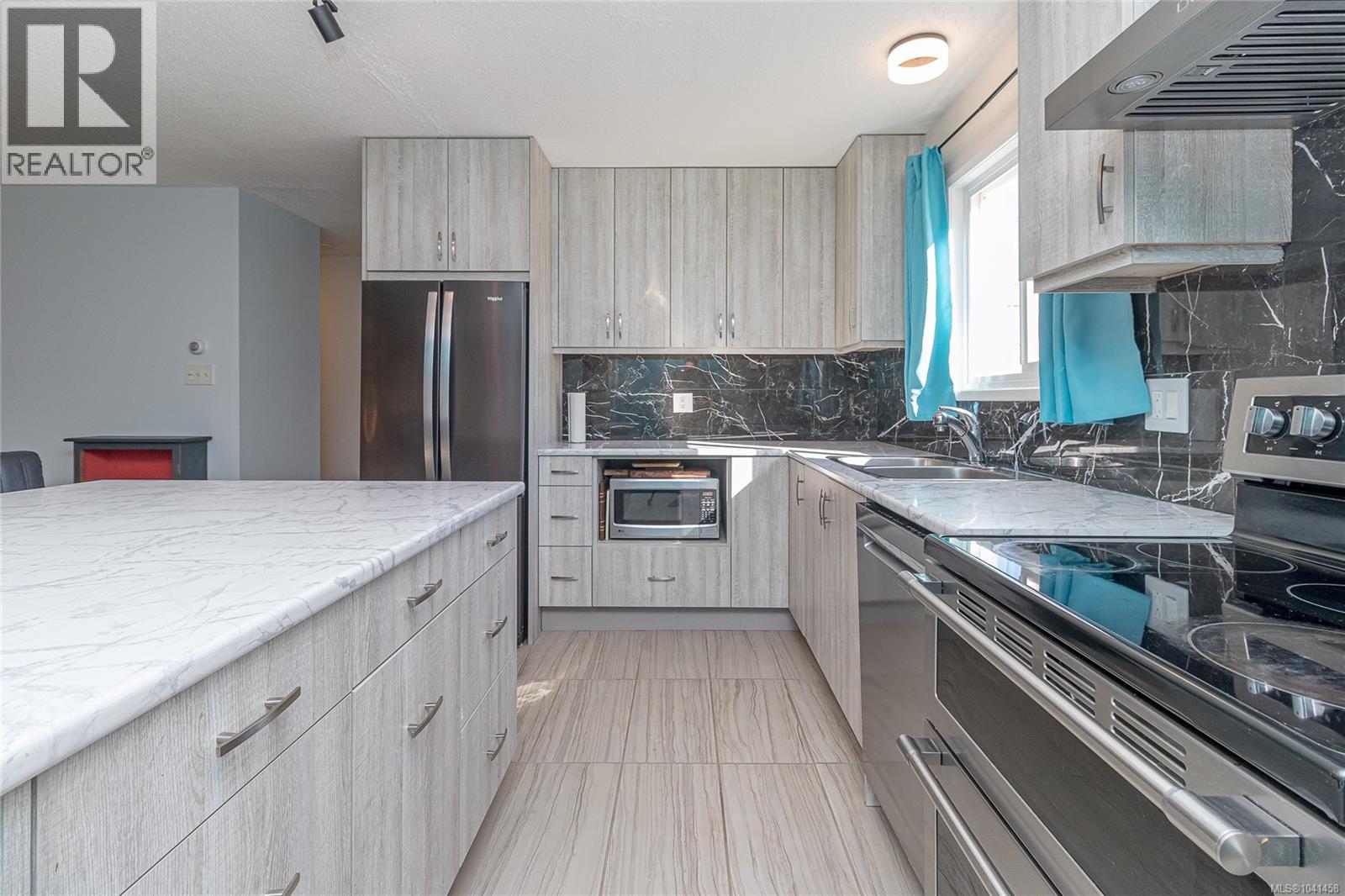 9384 Chemainus Rd - 21