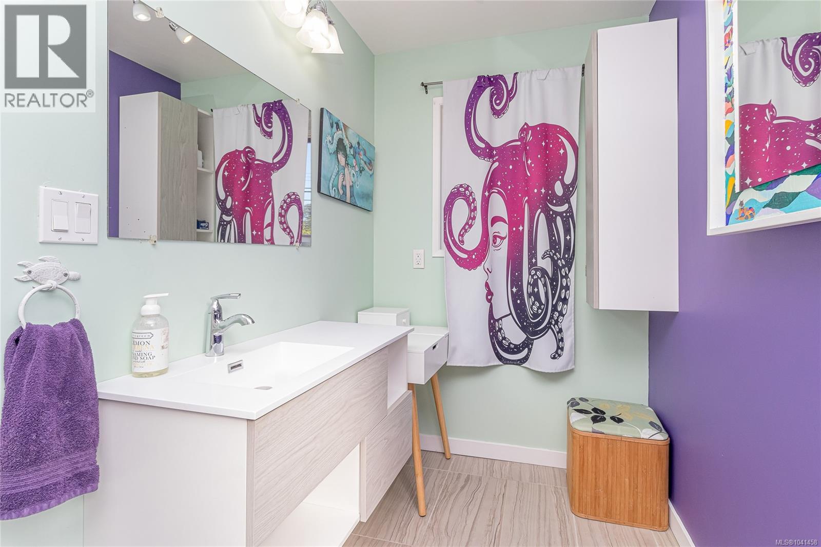 9384 Chemainus Rd - 24