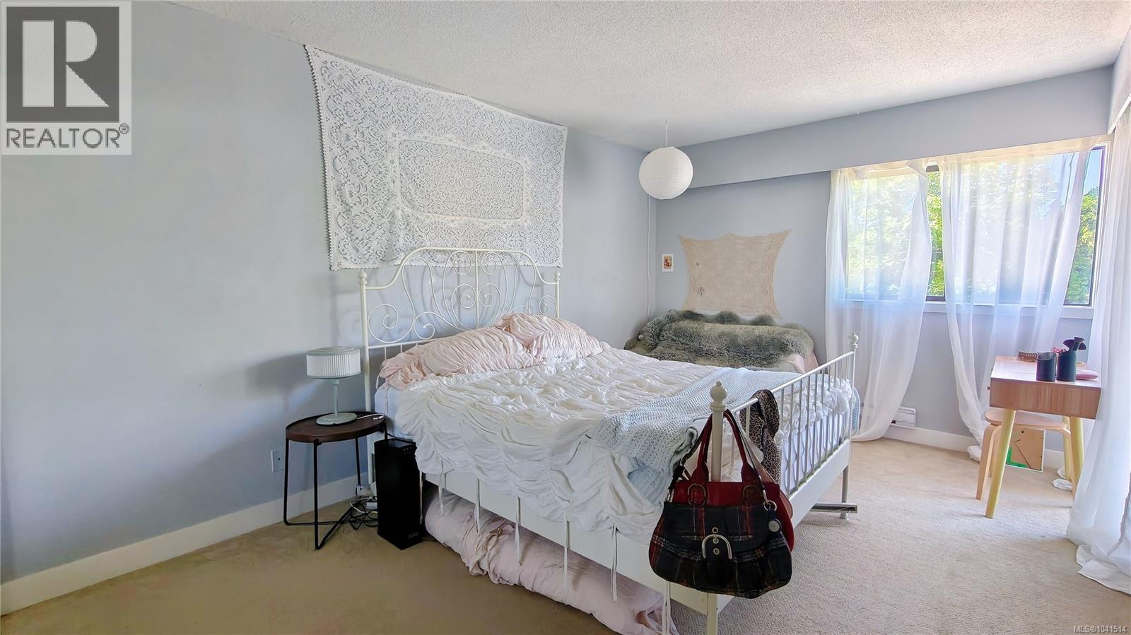 #217 1870 McKenzie Ave - 12
