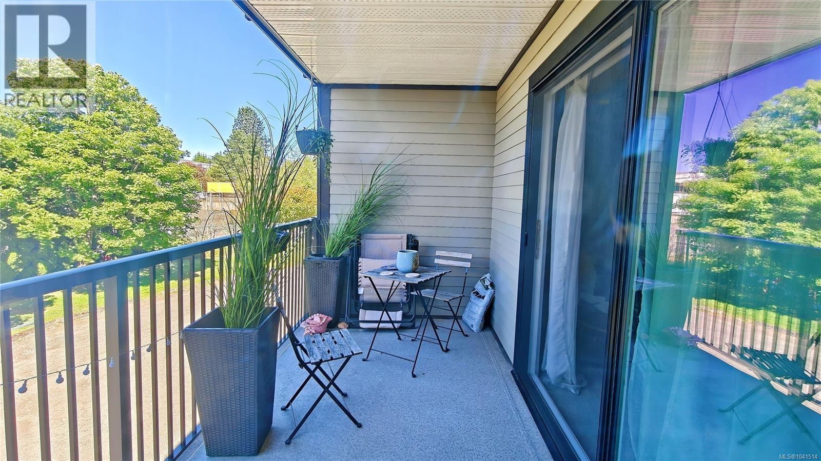 #217 1870 McKenzie Ave - 16