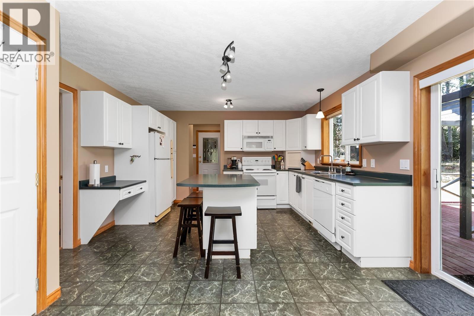 1850 Lakewood Rd - 4