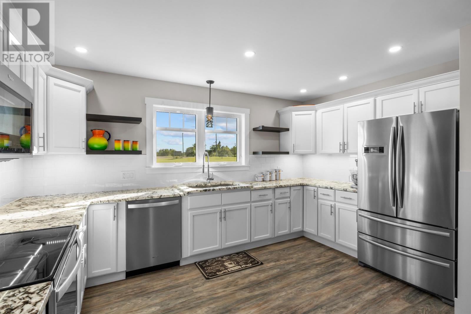 689 STRANG Road - 12