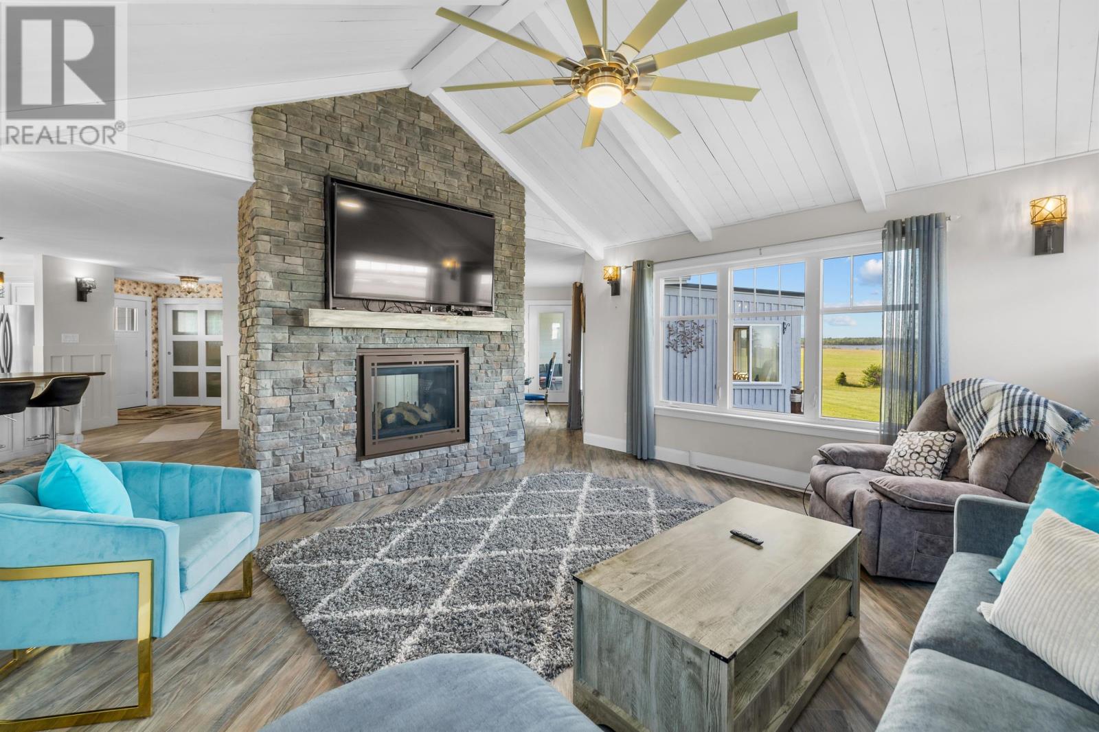689 STRANG Road - 14