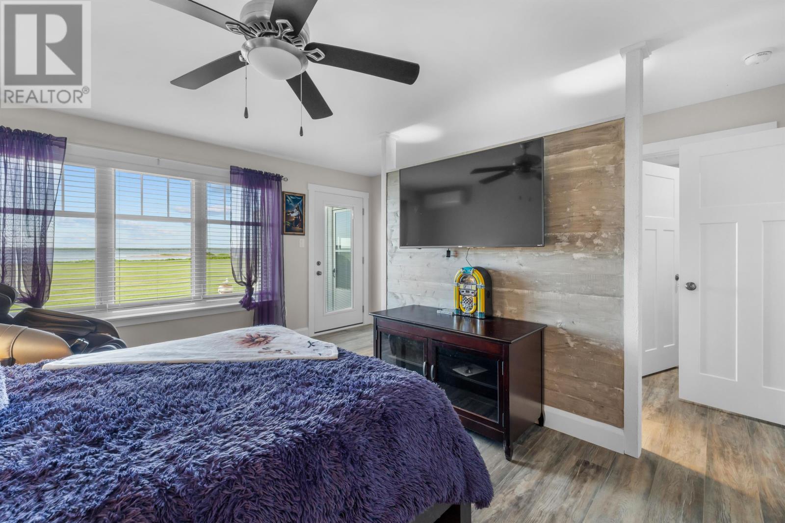 689 STRANG Road - 19