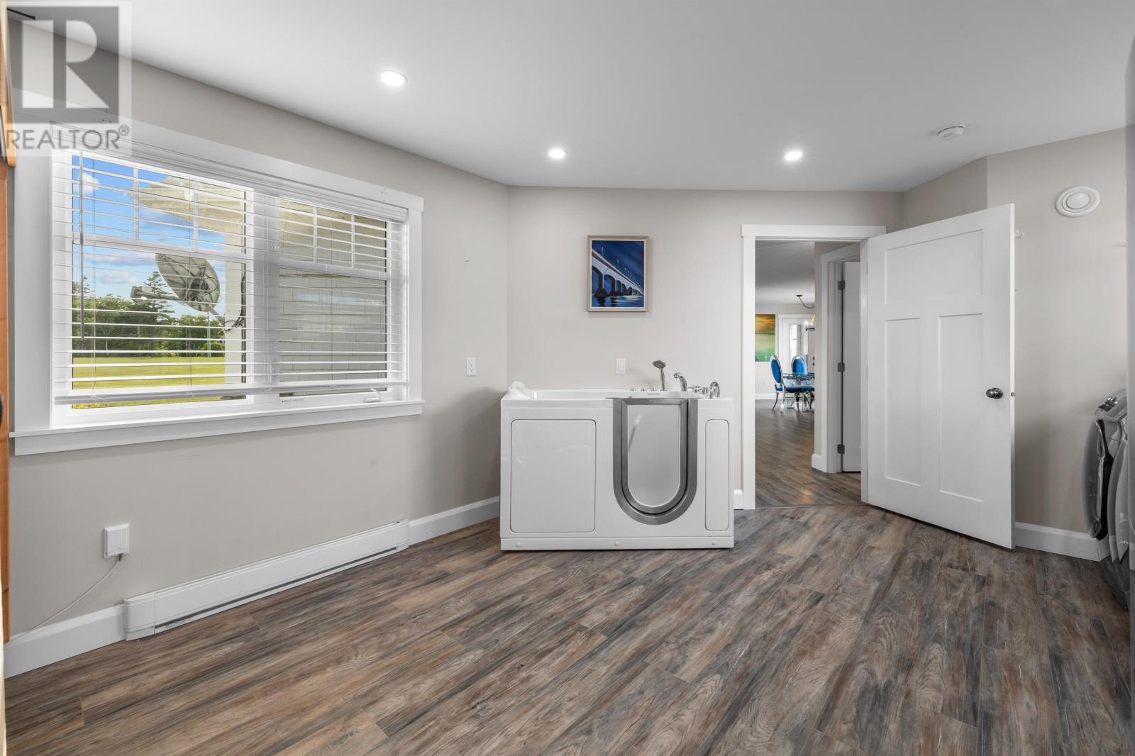 689 STRANG Road - 25