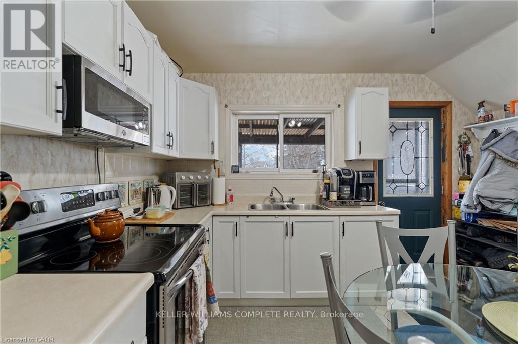 2 MILL STREET E - 27