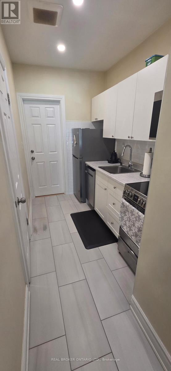 17 HOWARD PARK AVENUE - 6