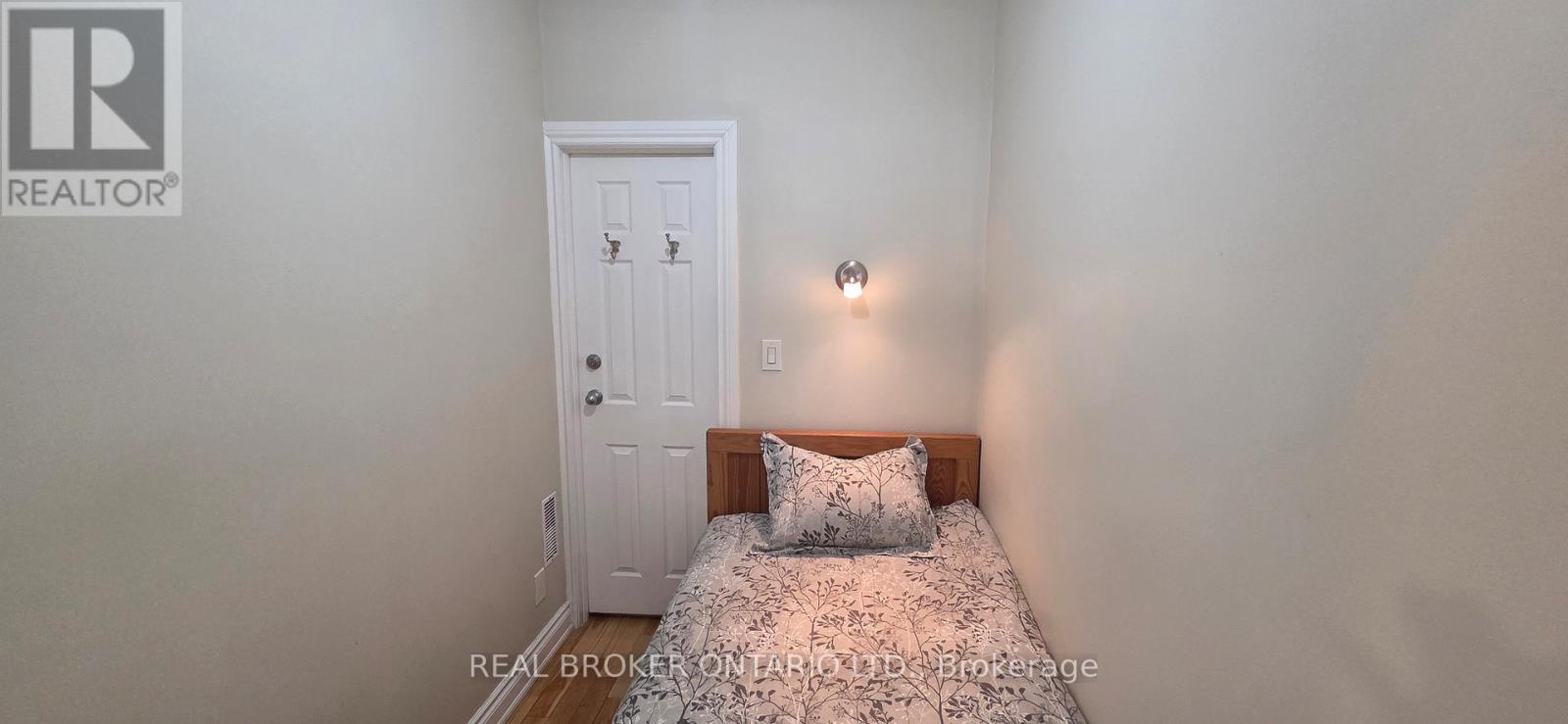 17 HOWARD PARK AVENUE - 13