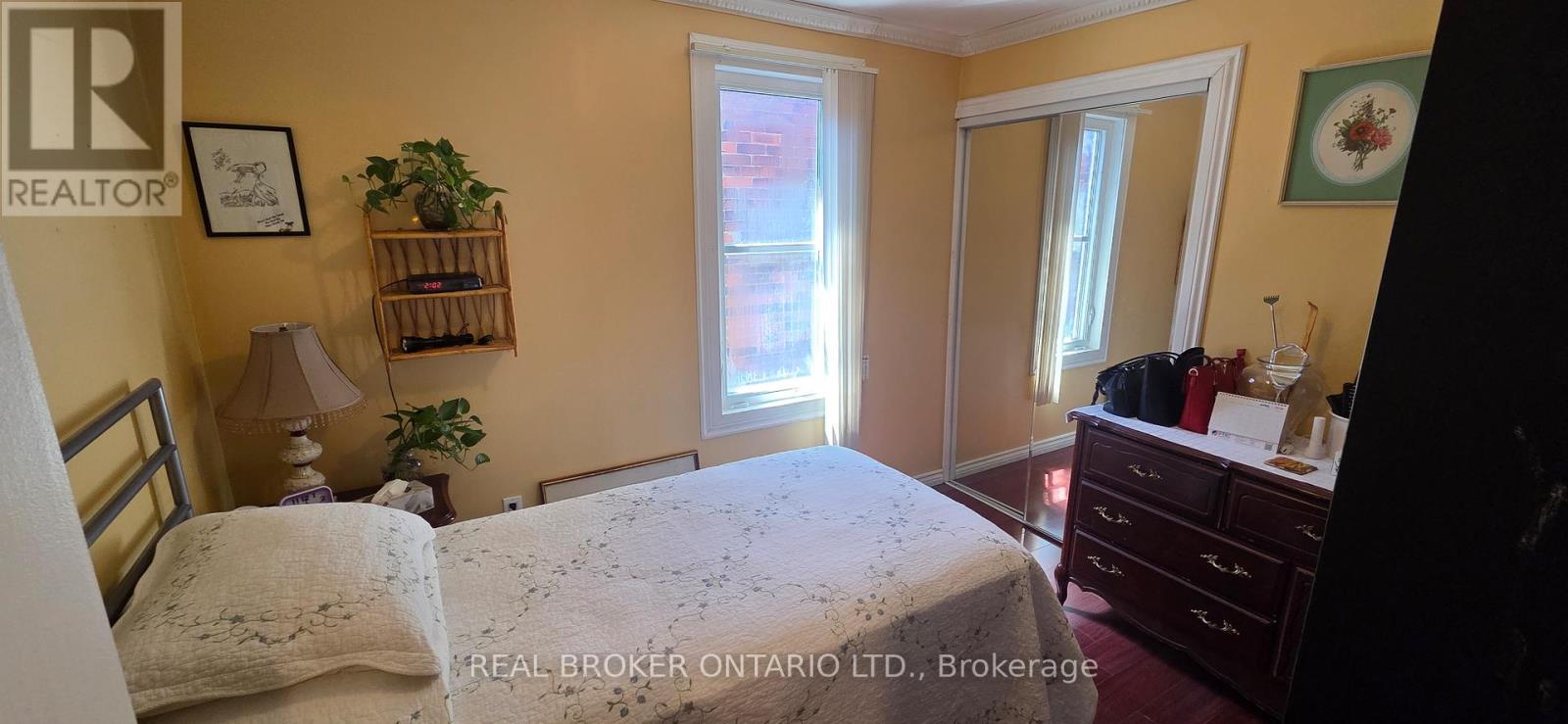 17 HOWARD PARK AVENUE - 18