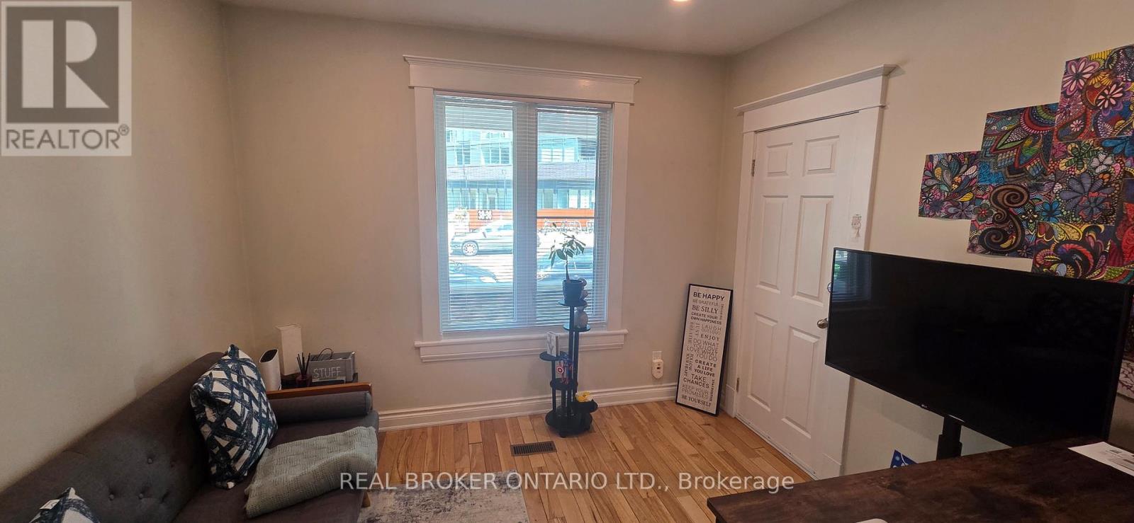 17 HOWARD PARK AVENUE - 5