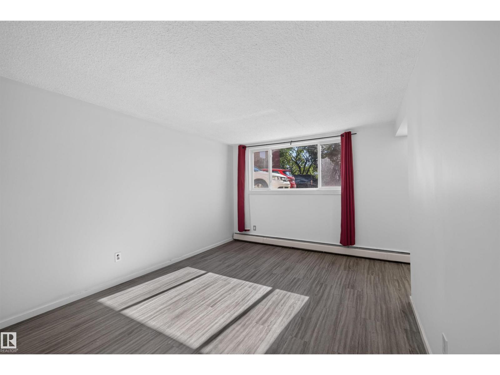 #6 10230 122 ST NW NW - 12