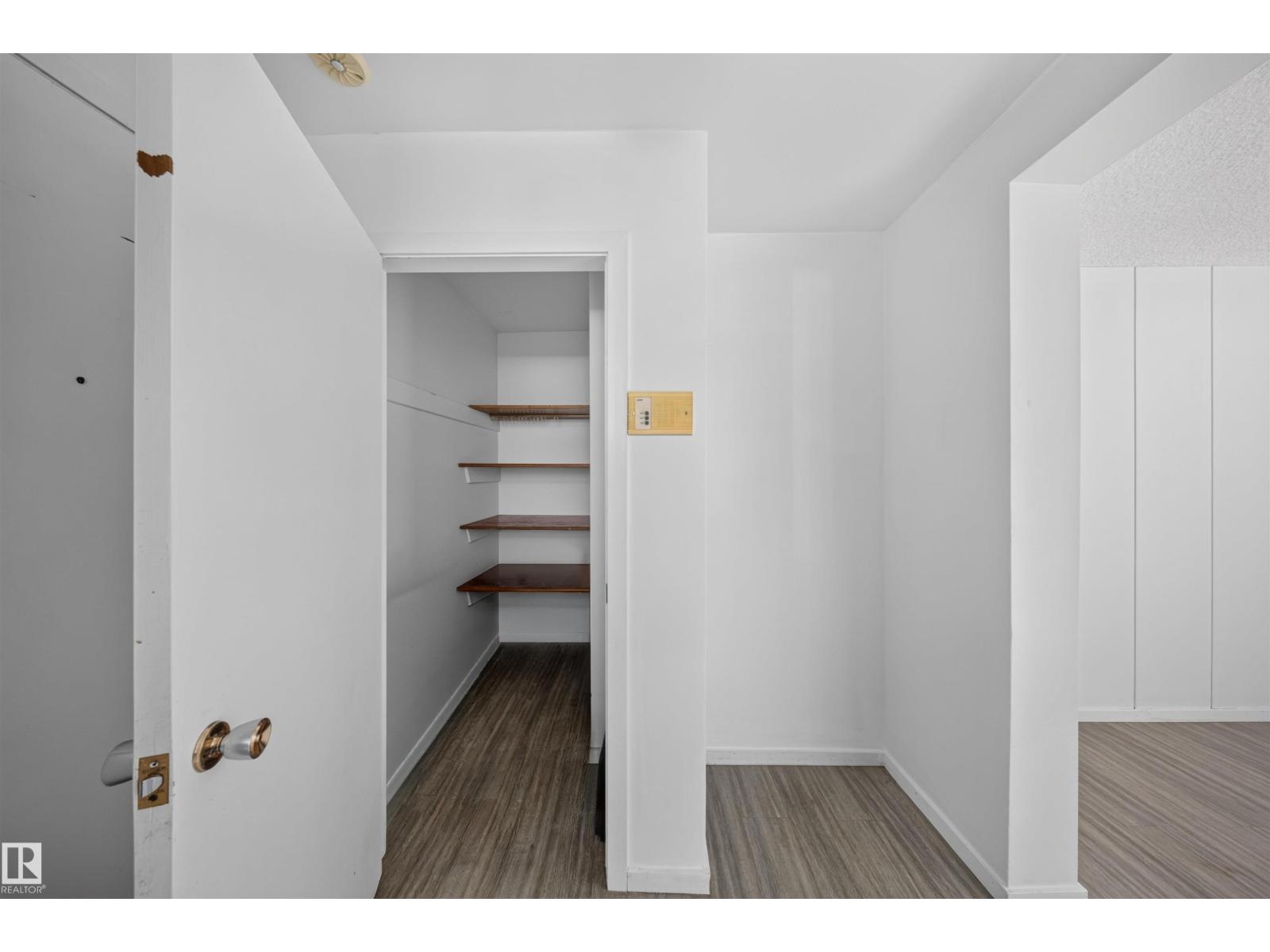 #6 10230 122 ST NW NW - 8