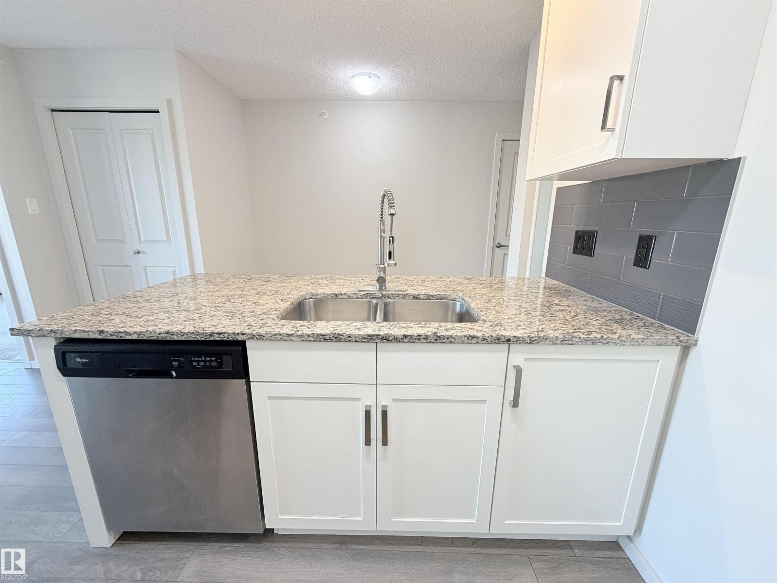 #432 390 Windermere RD NW - 17