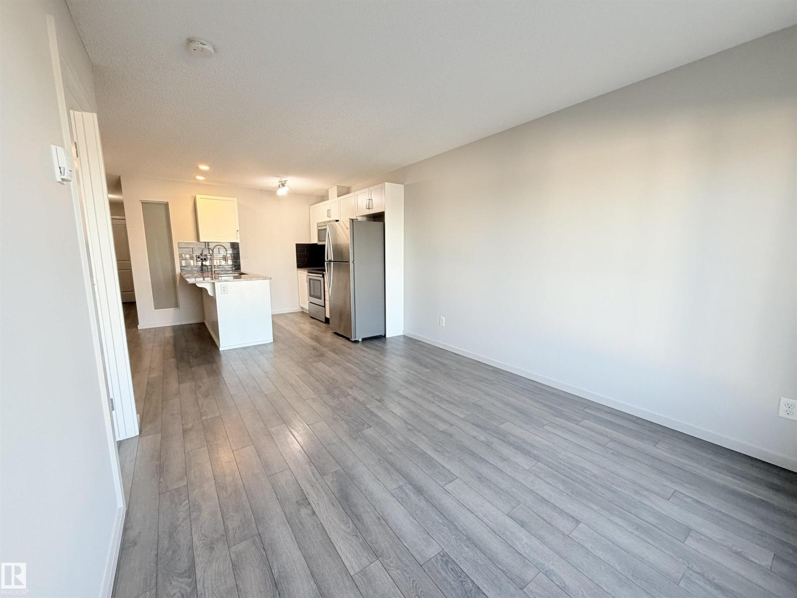 #432 390 Windermere RD NW - 24
