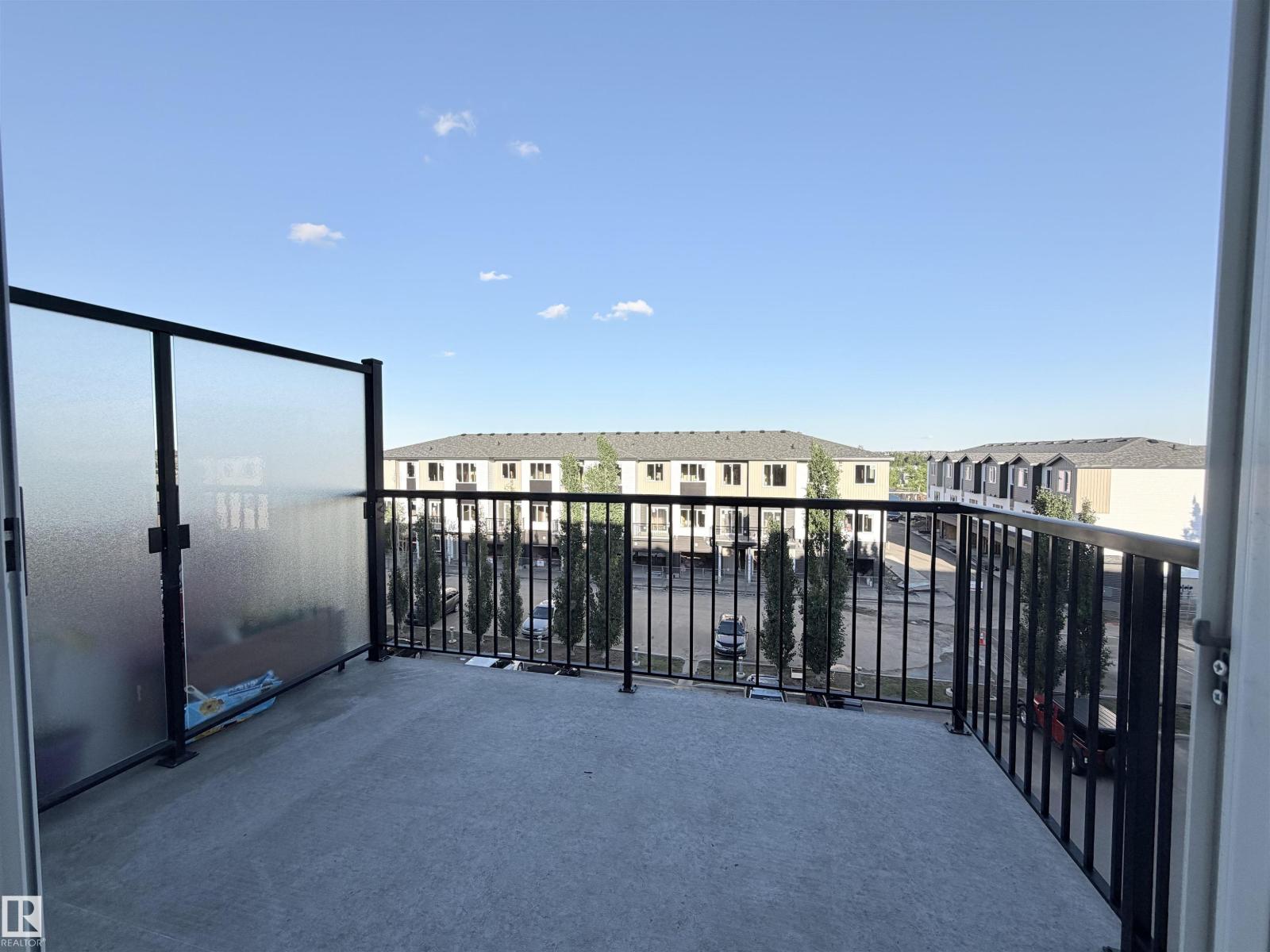 #432 390 Windermere RD NW - 32