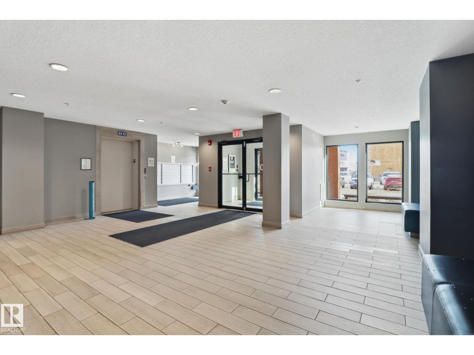 #432 390 Windermere RD NW - 3