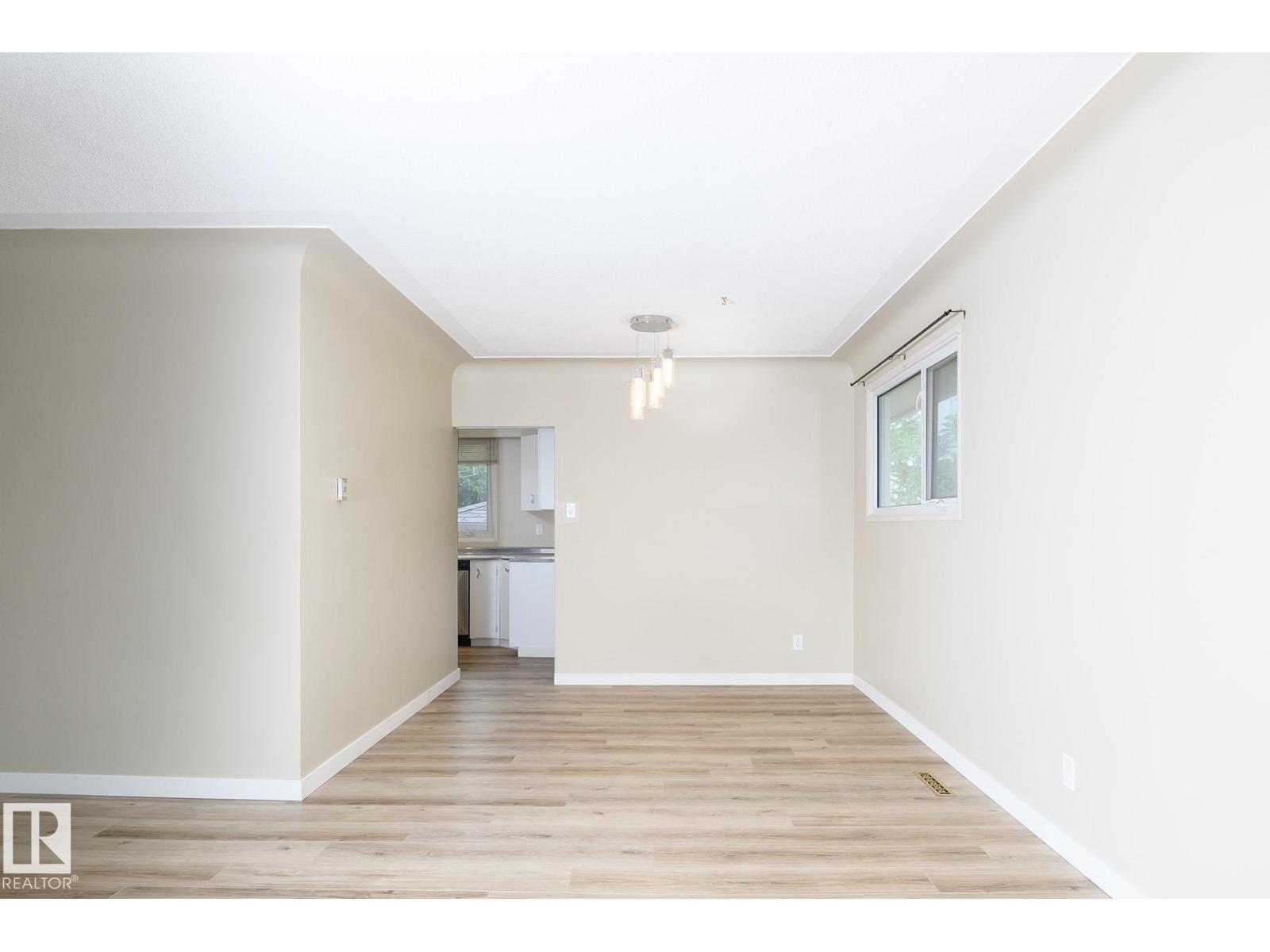 9607 75 ST NW - 10