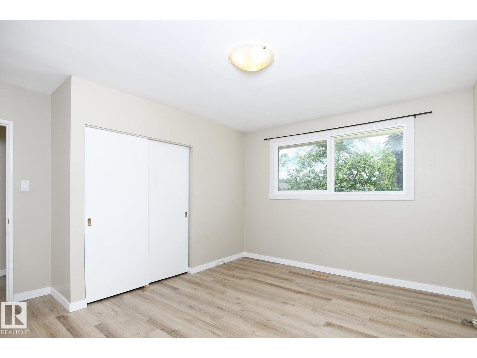 9607 75 ST NW - 24
