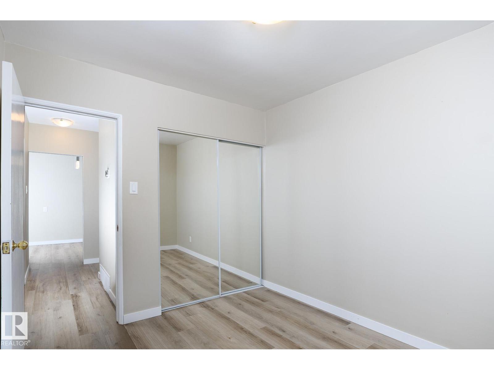 9607 75 ST NW - 28