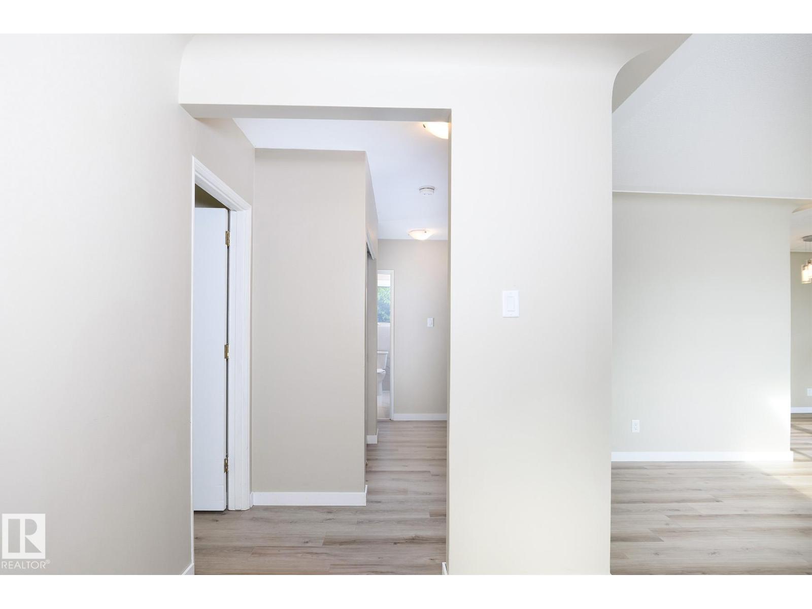 9607 75 ST NW - 29