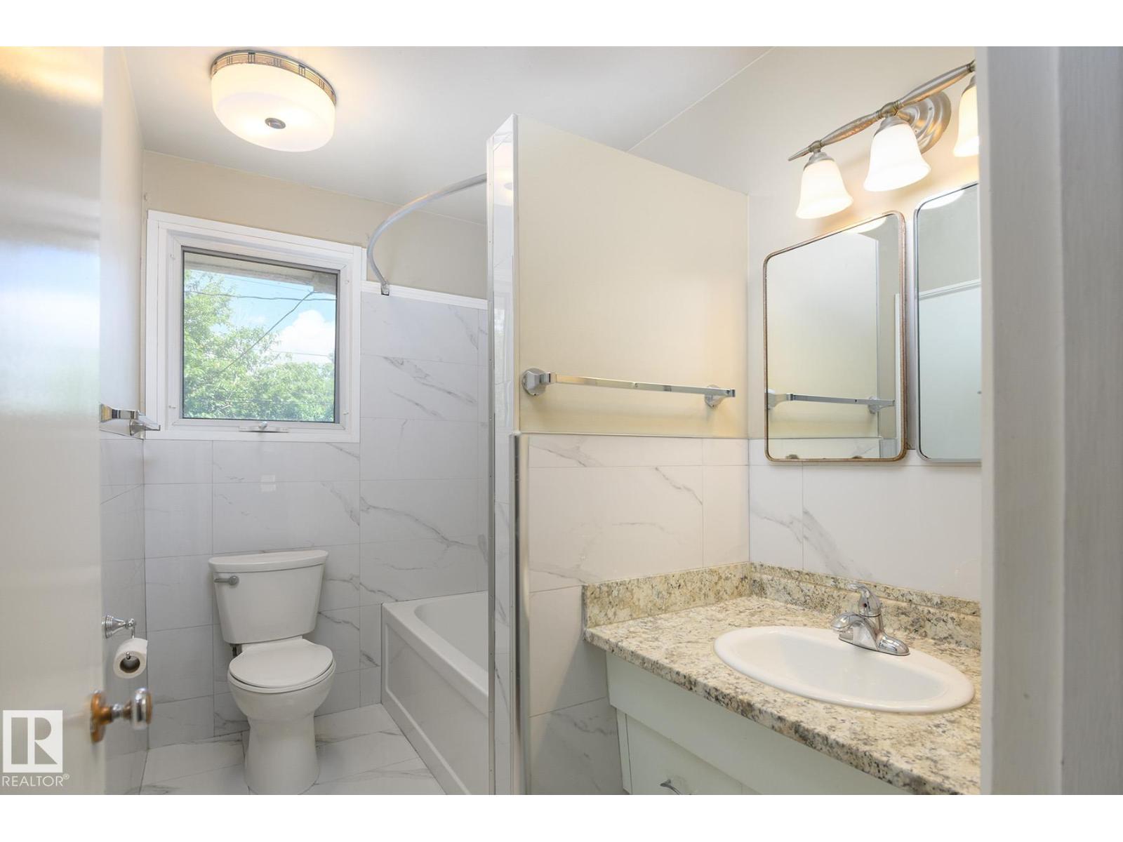 9607 75 ST NW - 30