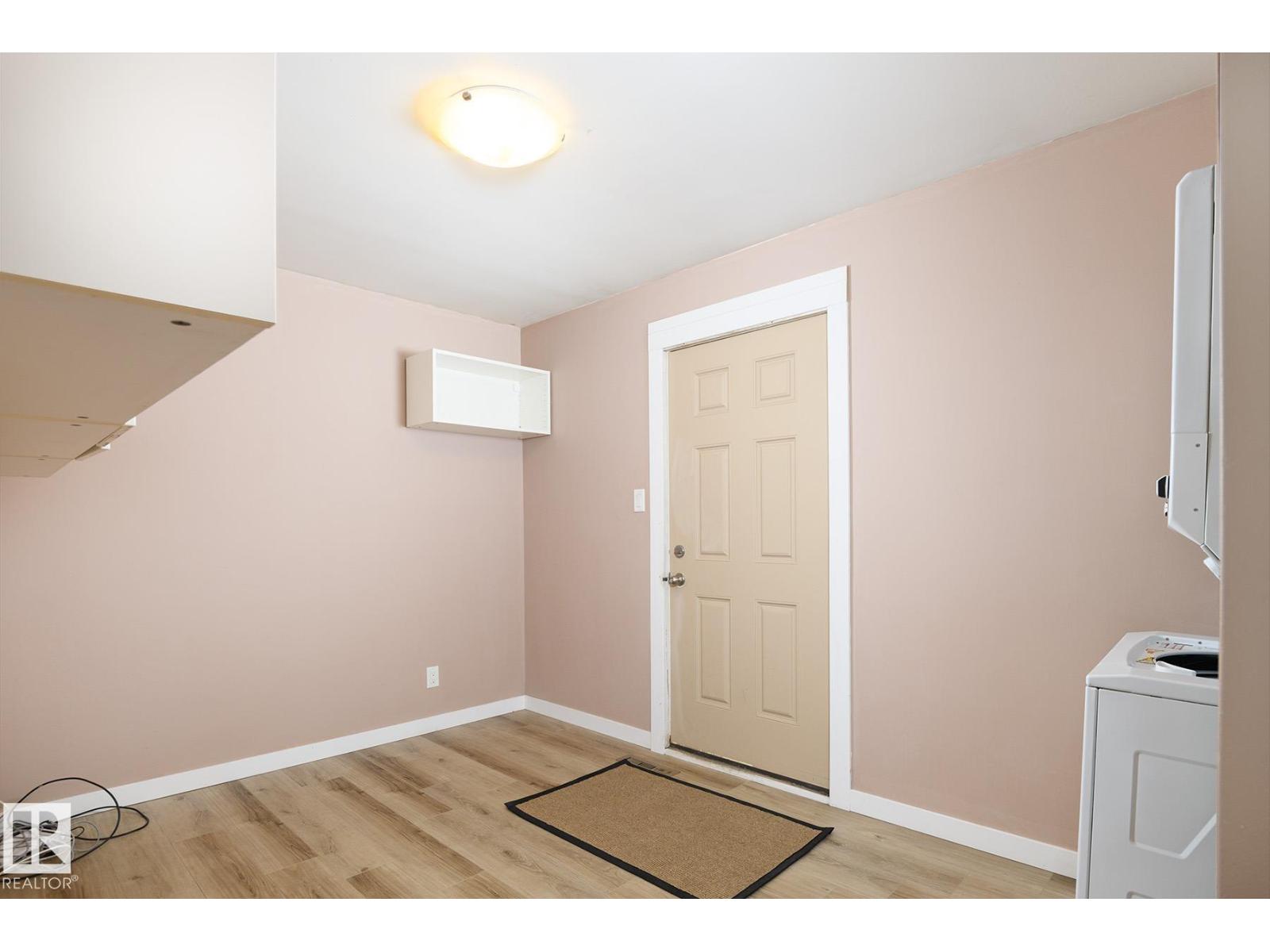 9607 75 ST NW - 31