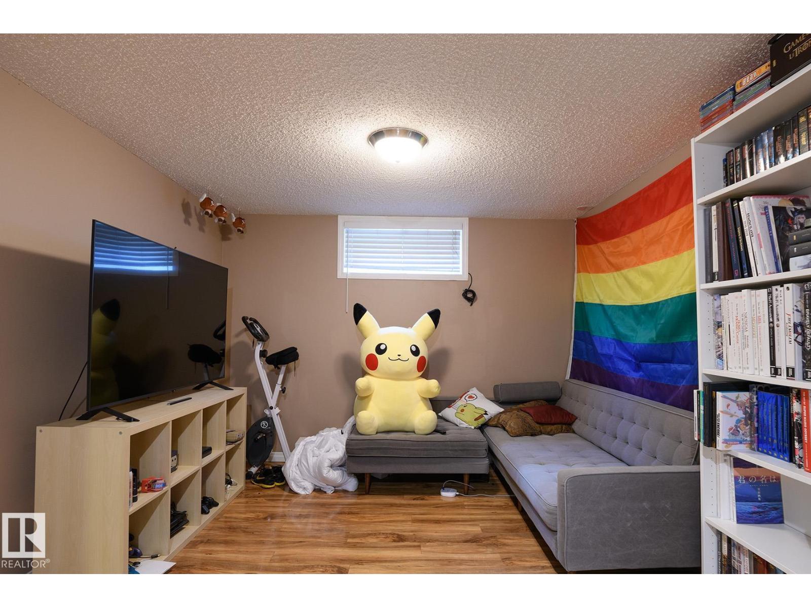 9607 75 ST NW - 42