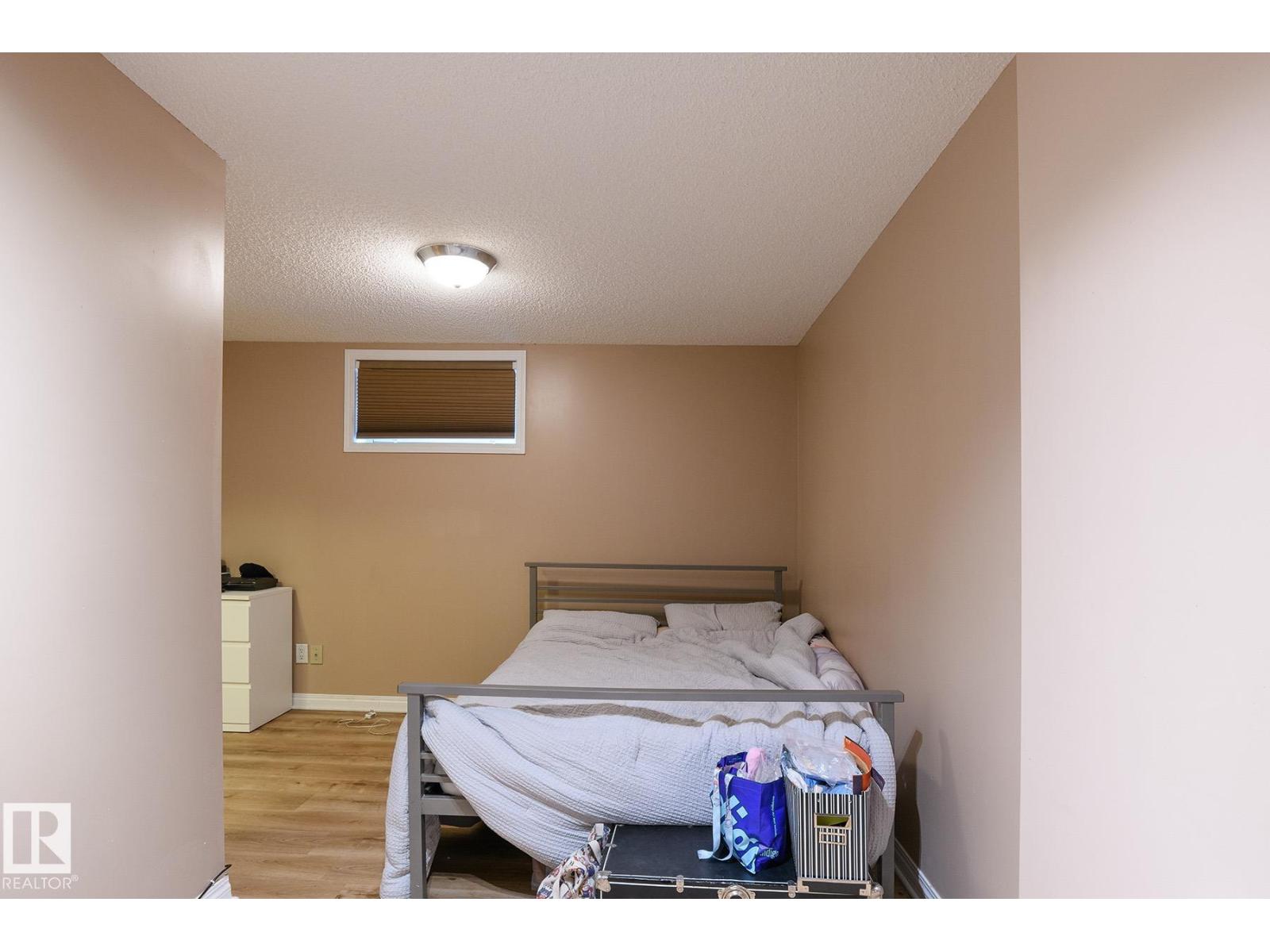 9607 75 ST NW - 46