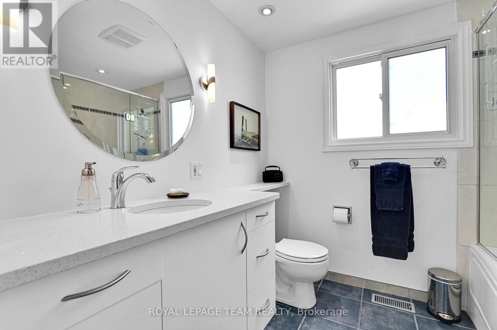 3 Bed, 2 Bath House for Sale in Ottawa – 2186 VALLEY DRIVE, Ottawa – MLS# X13487030 - Image 20