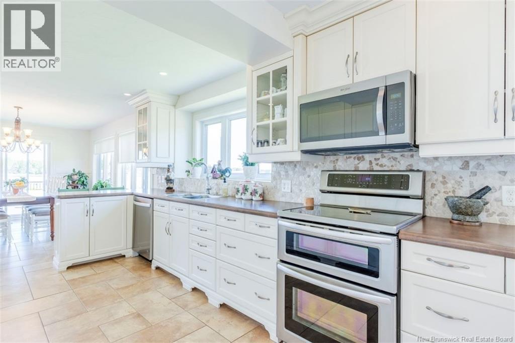 14 Aline Avenue - 11