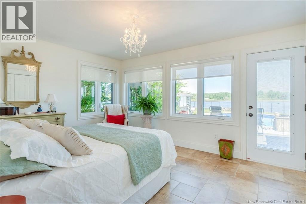 14 Aline Avenue - 13