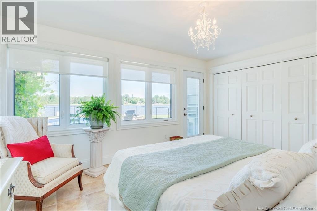 14 Aline Avenue - 15