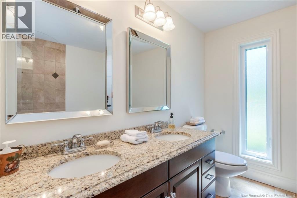 14 Aline Avenue - 16