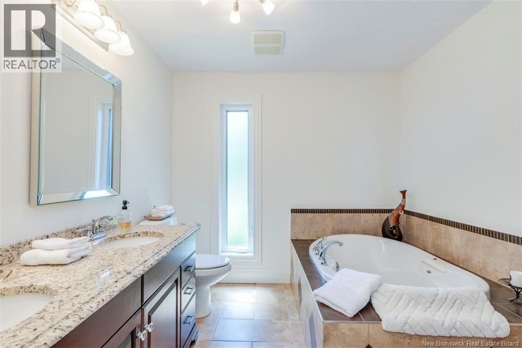 14 Aline Avenue - 17