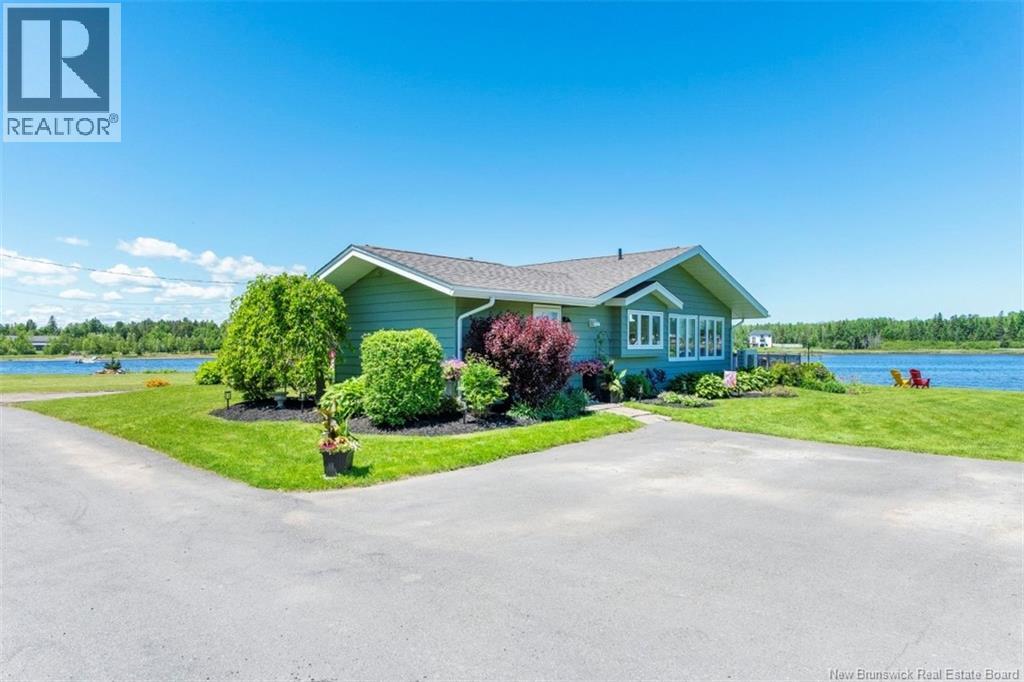 14 Aline Avenue - 28