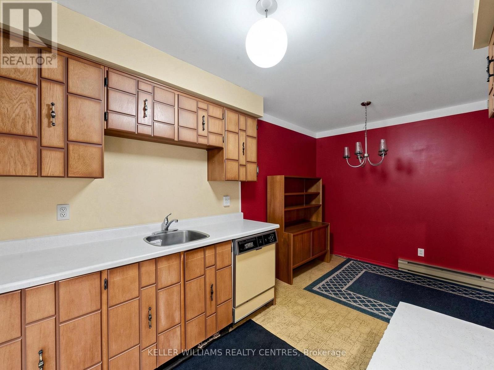 #11 341 WILSON DRIVE - 11